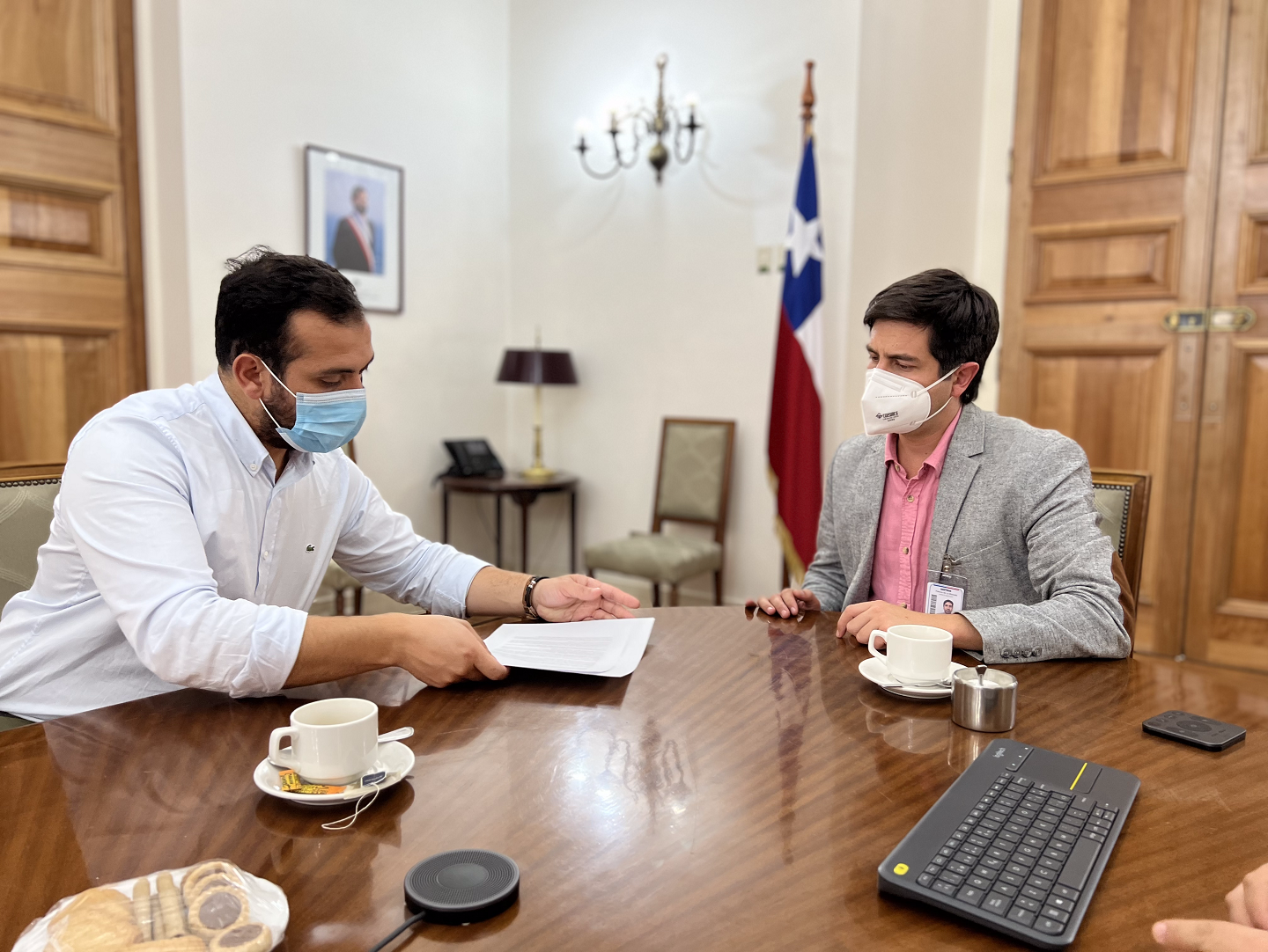 “ALCALDE CARLOS GATICA LLEGA HASTA LA MONEDA PARA SOLICITAR HORARIO DE VERANO PERMANENTE PARA AYSÉN”